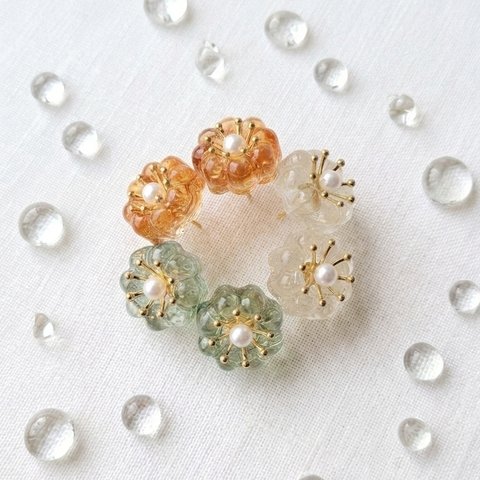 帯糸ピアス 花モチーフ（雫つき）