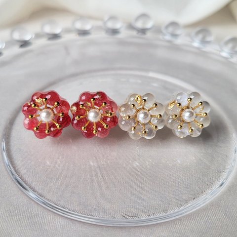 帯糸ピアス 花モチーフ　金箔入り（レッド・ホワイト）